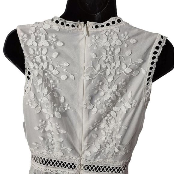 AQUA Embroidered Flounce Lace Sheer Maxi - Picture 4 of 9